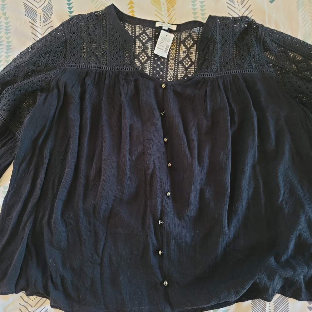 NWT Maurices flowy crepe fabric lace top XL